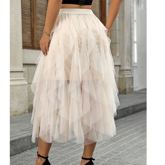 Plus Stretchy Waist Partially Lined Layered Skirt - Picture 5 of 11